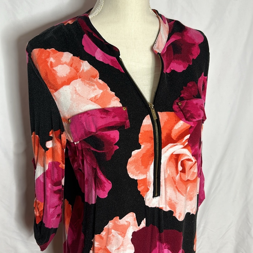 3/4 Sleeve Floral CK Blouse - Picture 2 of 8